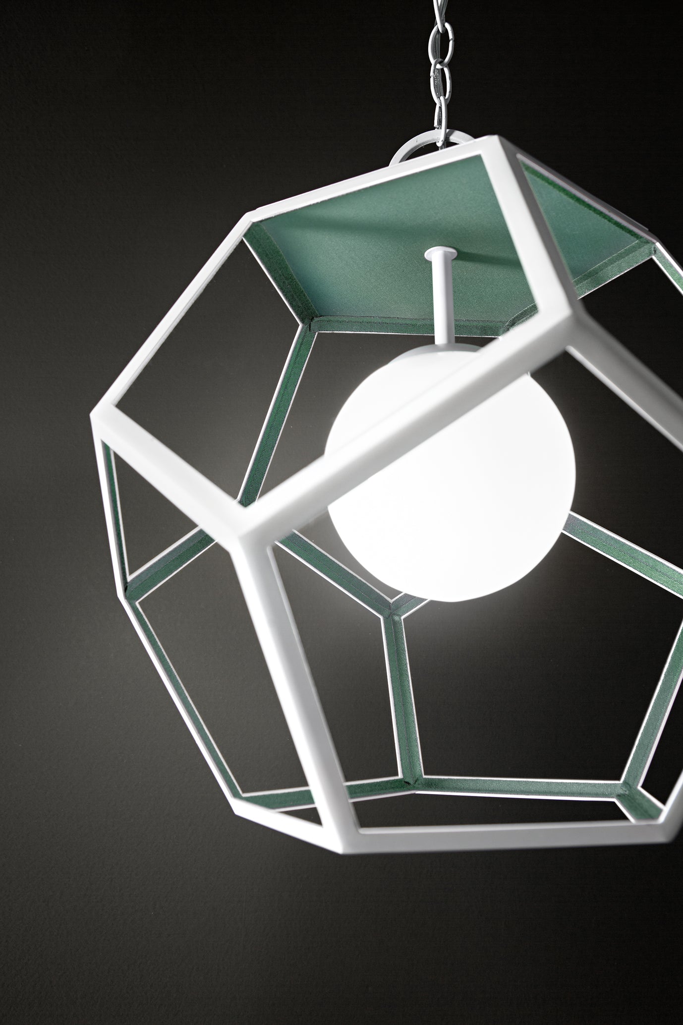 LAMPADARIO IN OTTONE BRUNITO FORMA GEOMETRICA