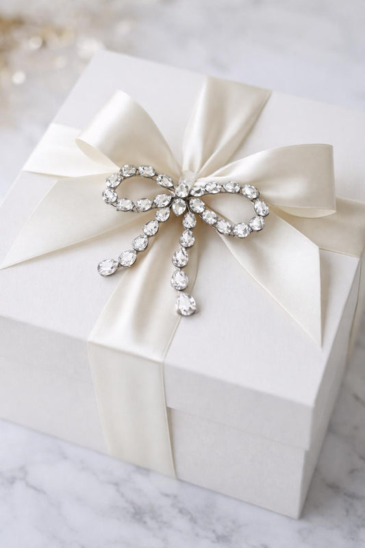 DECORAZIONE FIOCCO CON BRILLANTINI