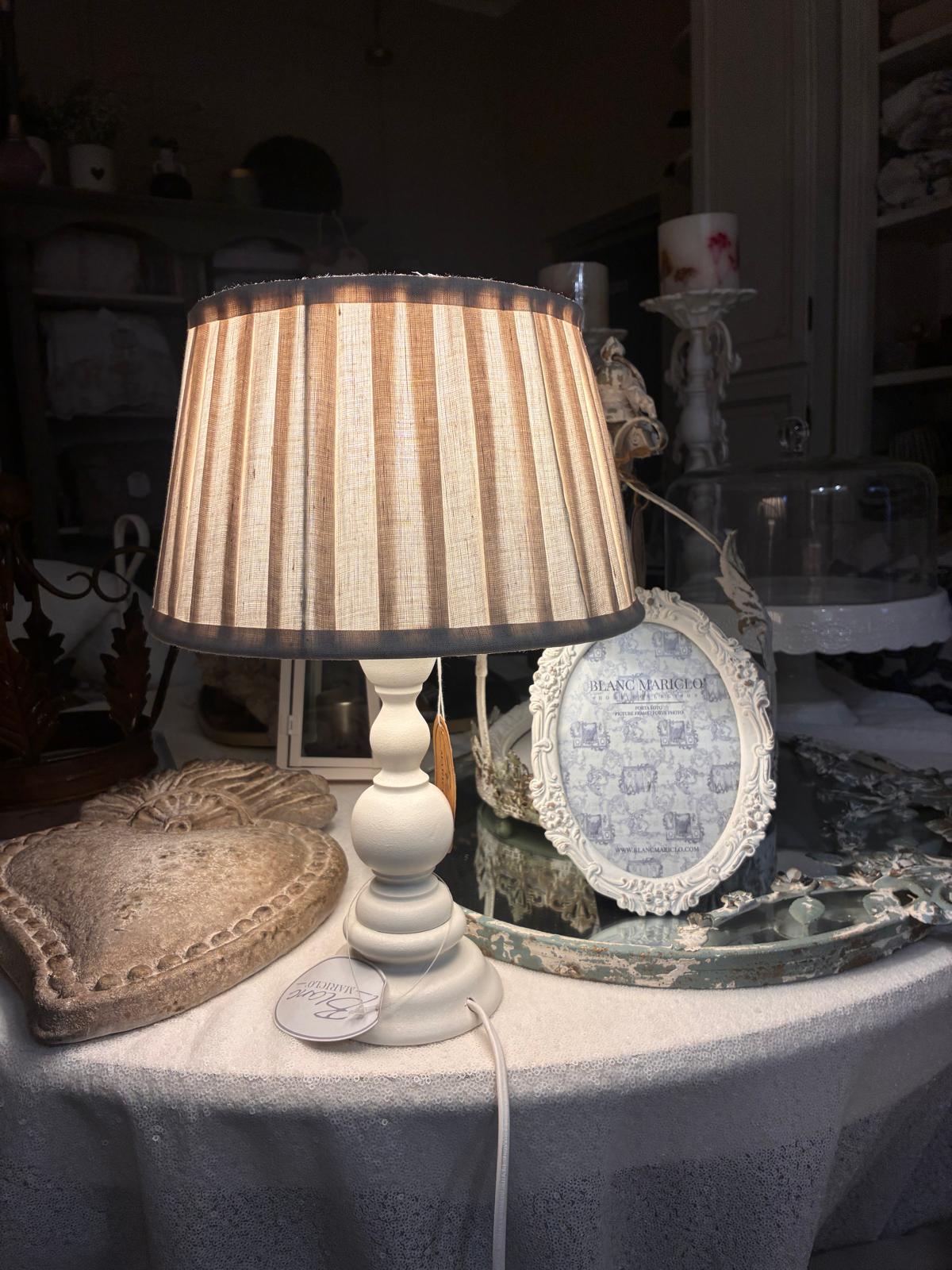 LUMETTO IN LEGNO BIANCO CON PARALUME