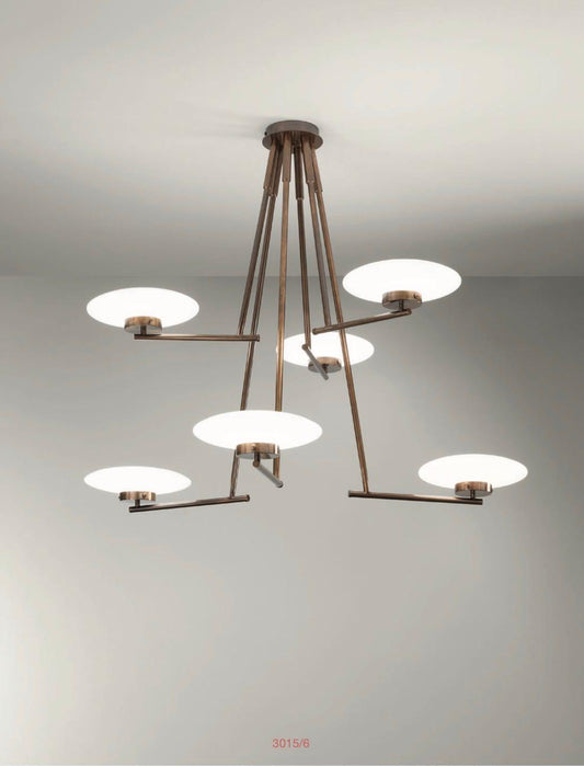 LAMPADARIO IN OTTONE BRUNITO VECCHIO CON VETRI BIANCCHI