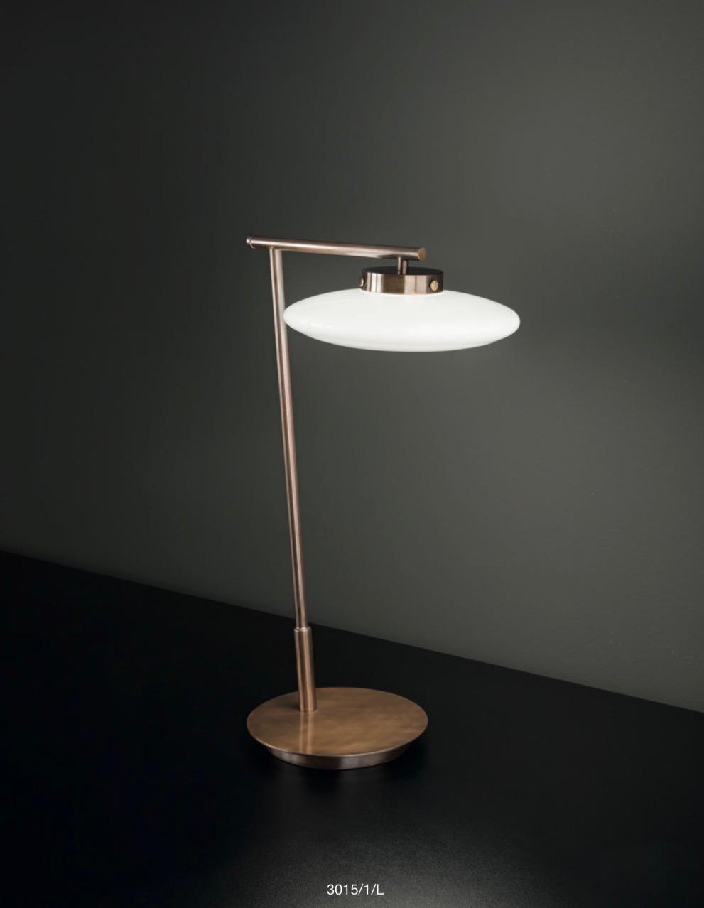 LUME  IN OTTONE BRUNITO VECCHIO CON VETRO BIANCO