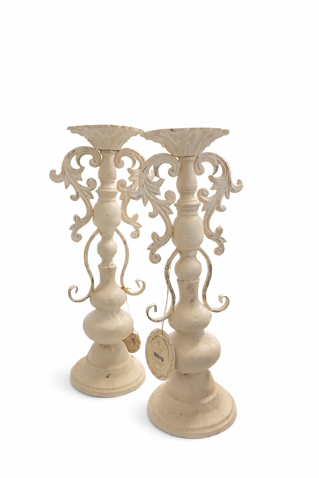 COPPIA DI CANDELABRI IN METALLO BIANCO