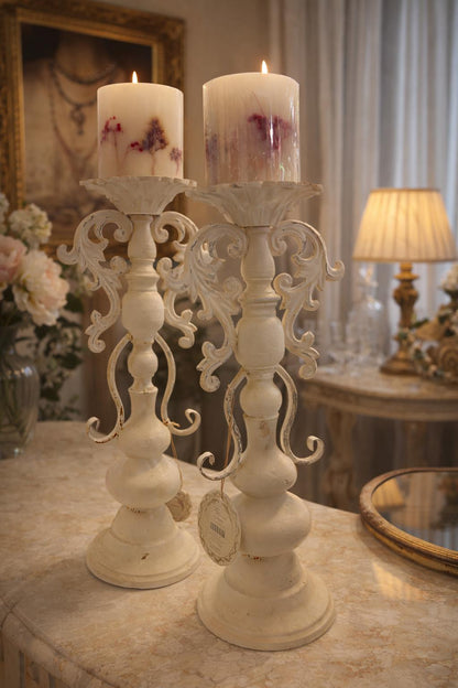COPPIA DI CANDELABRI IN METALLO BIANCO